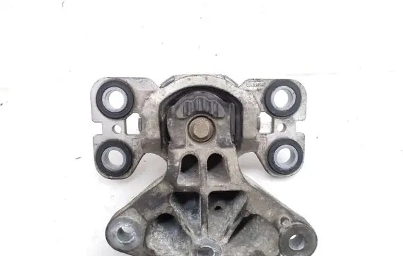 Volvo S60 Engine mount bracket 31401307