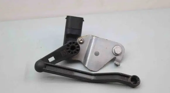 BMW 4 G22 G23 G24 G26 Headlight/headlamp level sensor 6878575