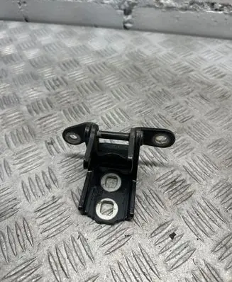 Opel Insignia A Rear door lower hinge A046574