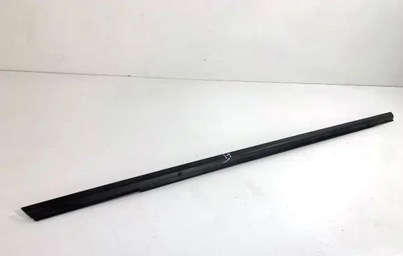 KIA Ceed Loading door glass trim molding 