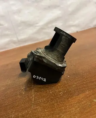 Mercedes-Benz E W211 EGR valve 00005320C4 D3842