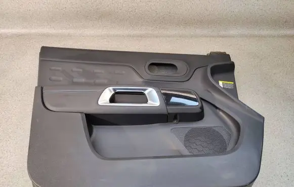 Citroen C5 Aircross Front door trim bar 98200837ZD44 98200837ZD