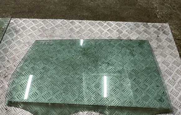 Audi Q7 4L Rear door window glass 
