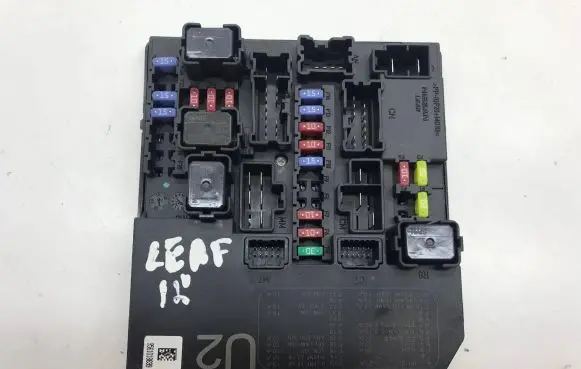 Nissan Leaf I (ZE0) Fuse box set 284B73NE0A 9561018699 5S0PT0107