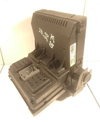 Volvo XC90 Fuse module 30795115 28073265