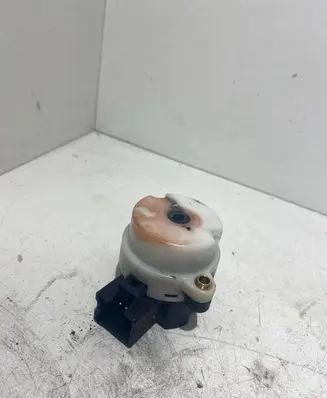 Volvo V70 Ignition lock contact 8645228