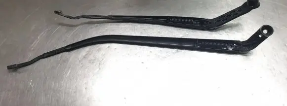 Mazda CX-5 Front wiper blade arm