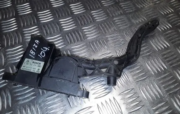 Volkswagen Polo Accelerator throttle pedal 0281002374 6Q2721503F
