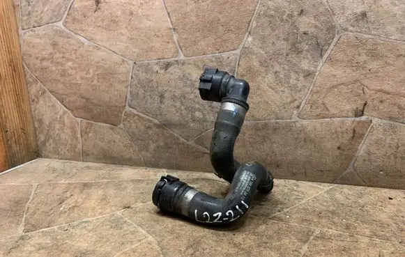 Mercedes-Benz GL X166 Engine coolant pipe/hose A1665003475