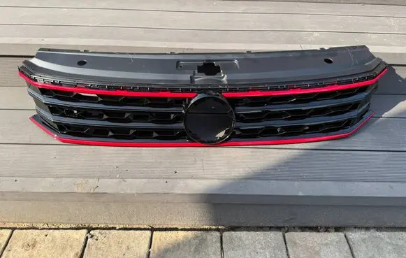 Volkswagen PASSAT B8 USA Front grill 561853949H
