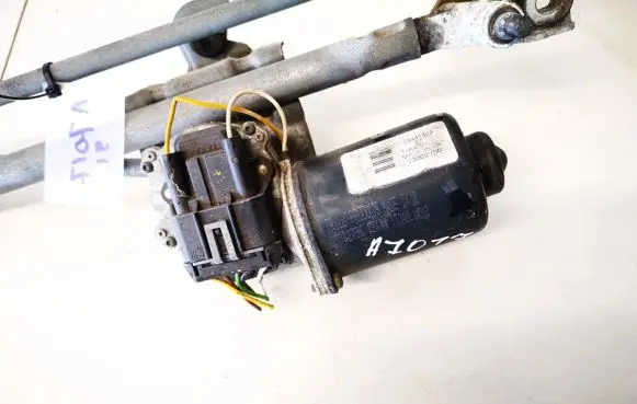 Opel Tigra B Wiper motor 24441423