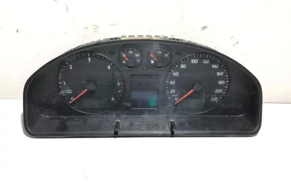Volkswagen Transporter - Caravelle T5 Speedometer (instrument cluster) 88311346