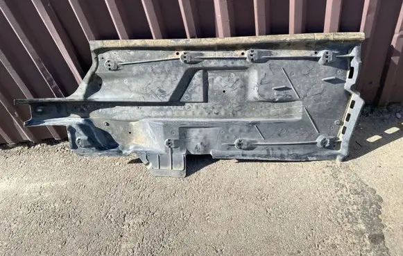 Engine splash shield/under tray