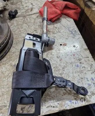 Volvo S40 Front seatbelt 30661789