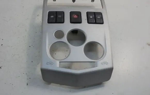 Dacia Logan I Center console 8200751184