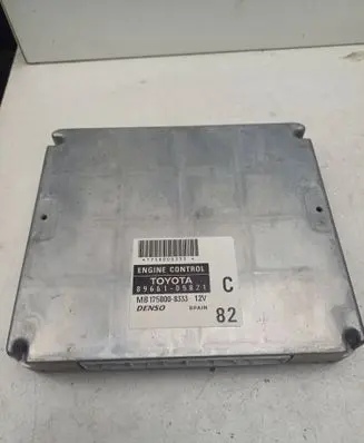 Toyota Avensis T250 Engine control unit/module 1758008333 8966105821 MB1758008333