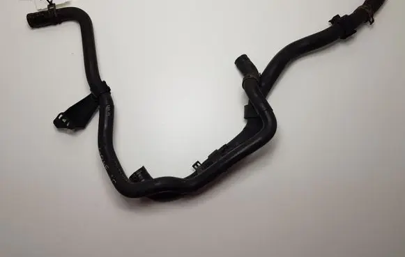 Engine coolant pipe/hose