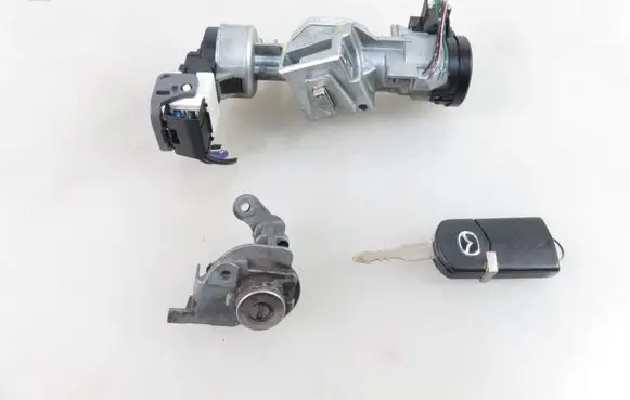 Mazda 5 Ignition lock C23666938B 3M513F880AC X1T26471A
