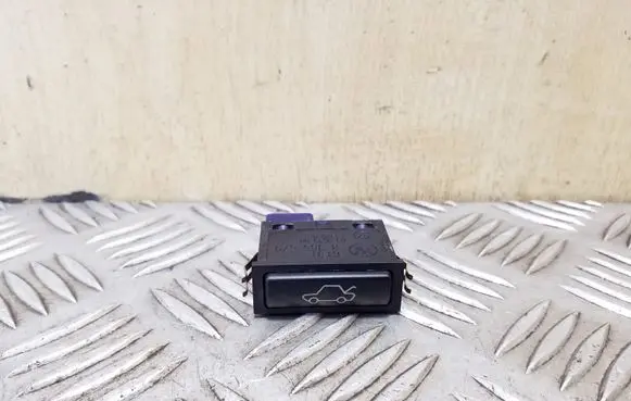 BMW X5 E53 Tailgate opening switch 61318365579 8365579