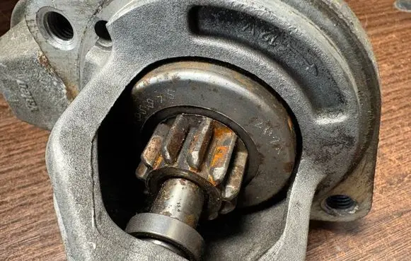 Mercedes-Benz Vito Viano W639 Starter motor 0051511301 D7R43
