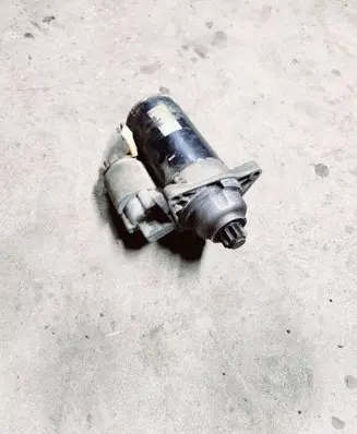 Volkswagen Transporter - Caravelle T4 Starter motor 1005821785
