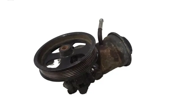 Toyota Avensis T250 Power steering pump U5L17940