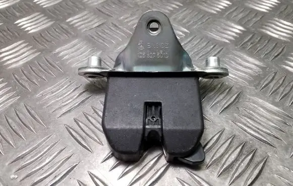 Skoda Octavia Mk2 (1Z) Tailgate/trunk/boot lock/catch/latch 1Z5827501D