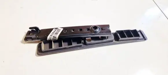 Jeep Grand Cherokee (WJ) Seat belt adjustment rail e2293500