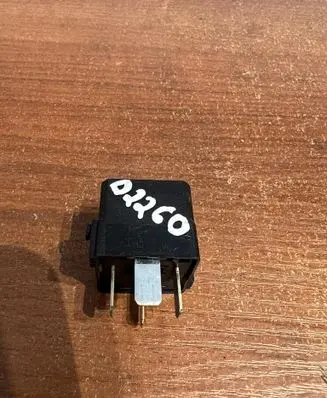 Mercedes-Benz A W169 Other relay A0025421419 D2260