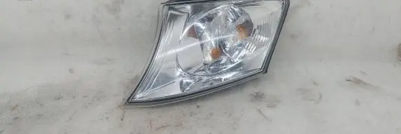 Mazda MPV Front indicator light P2015L