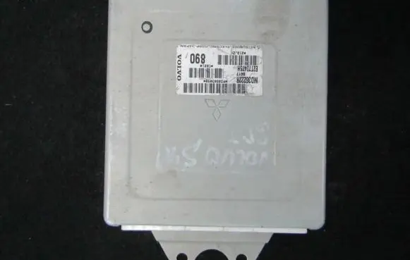 Volvo S40, V40 Engine control unit/module md362228 e2t70475h