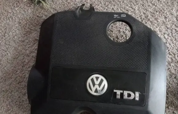 Volkswagen New Beetle Engine cover (trim) 038103925BB