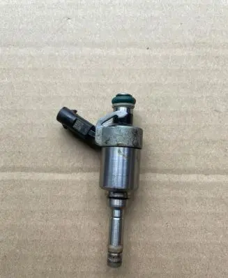 Audi Q2 - Fuel injector 06L906A02
