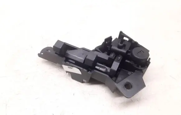 BMW 5 F10 F11 Armrest lock 03F1010023