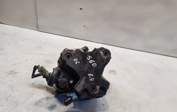 Volvo S60 Fuel injection high pressure pump 0445010111 8692521