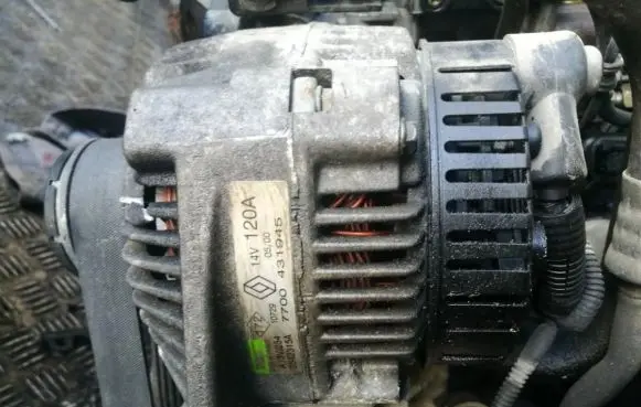 Volvo S40, V40 Generator/alternator 7700431945 2542315a
