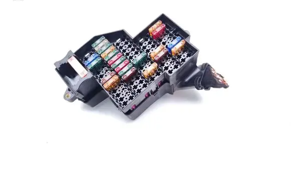 Volkswagen Touareg I Fuse module 7P0941828B
