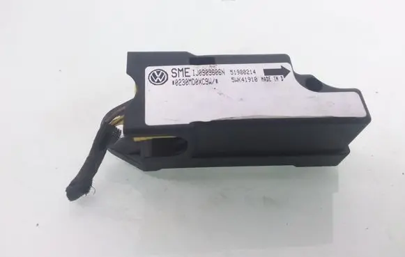 Volkswagen PASSAT B5 Airbag deployment crash/impact sensor 1J0909606N 51980214 5WK41910