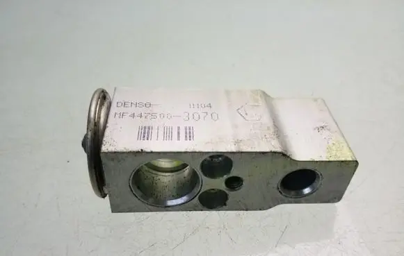 Toyota Yaris Air conditioning (A/C) expansion valve 4475003070