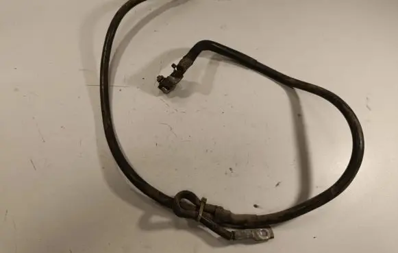 Volkswagen Golf IV Positive cable (battery)