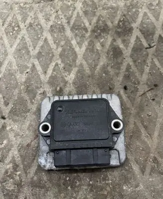 Audi 80 90 B3 Ignition amplifier control unit 191905351B 339373