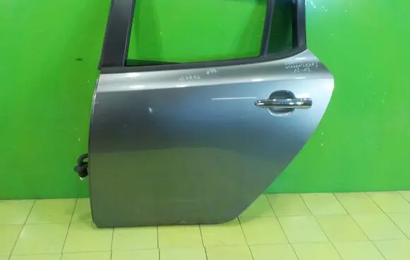 Nissan Leaf I (ZE0) Rear door LEWE