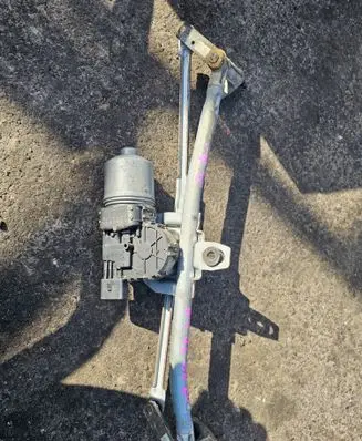 Audi A3 S3 8L Front wiper linkage and motor 0390241502 1J1955113B