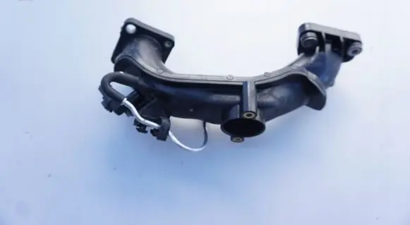 Intake resonator