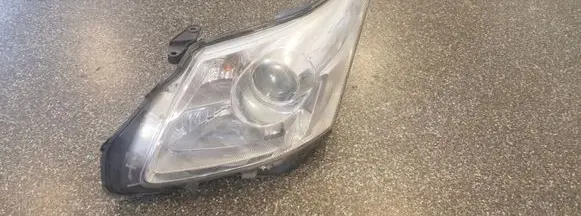 Toyota Avensis T270 Headlight/headlamp