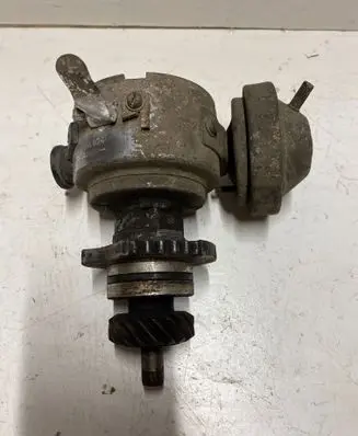 BMW 5 E28 Spark distributor 0237304024