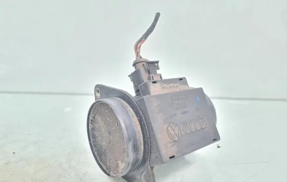 Volkswagen Golf III Mass air flow meter 71822101 074906461