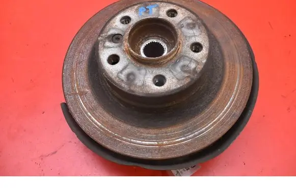 Front wheel hub spindle knuckle