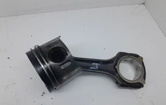 Mercedes-Benz E W211 Piston with connecting rod 8857