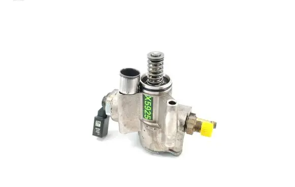 Volkswagen Golf V Fuel injection high pressure pump 03C127025R